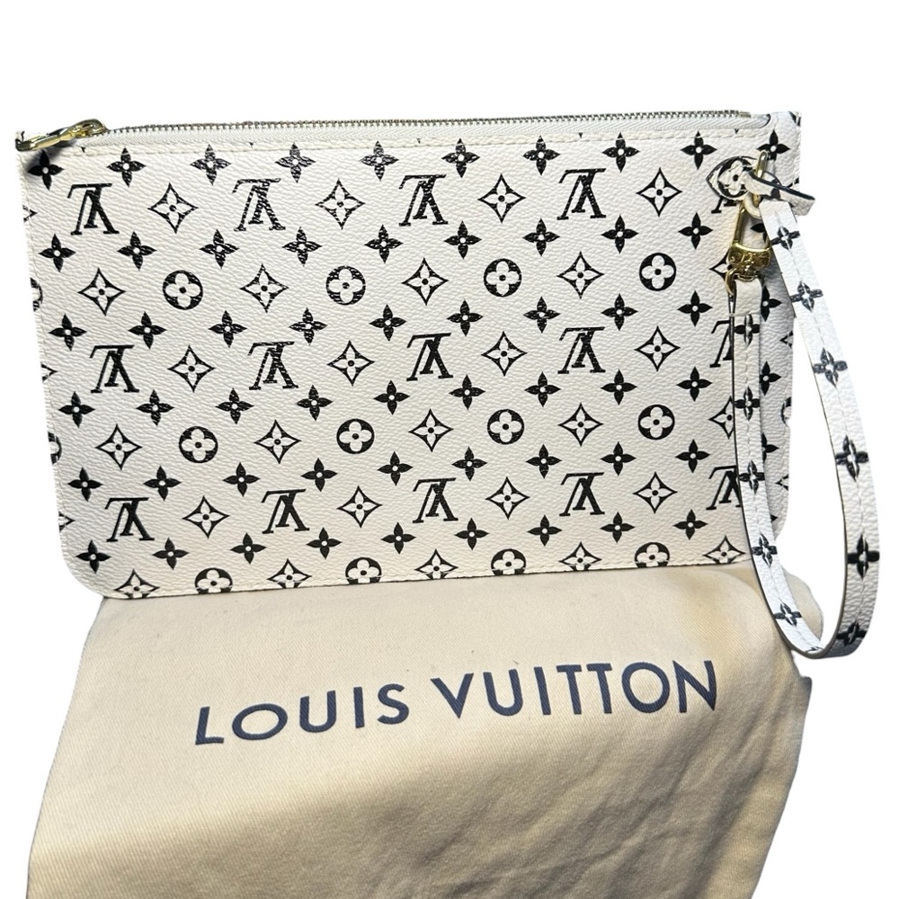 LOUIS VUITTON White/Black Monogram Canvas Neverfull Pochette